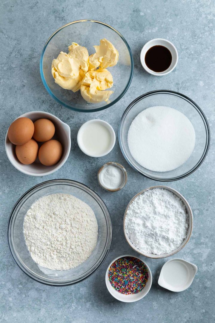 Ingredients needed for making sponge and icing