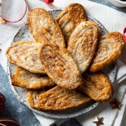 A plate of arlette biscuits.