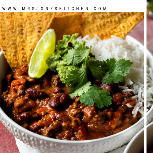 bowl of slow cooker chilli with text overlay to create a pin for Pinterest.