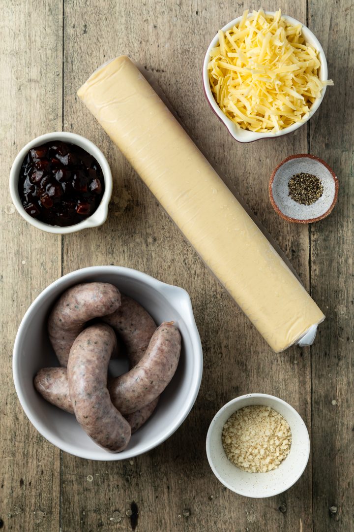 The 6 ingredients needed to make the recipe weighed out and placed in individual bowls.