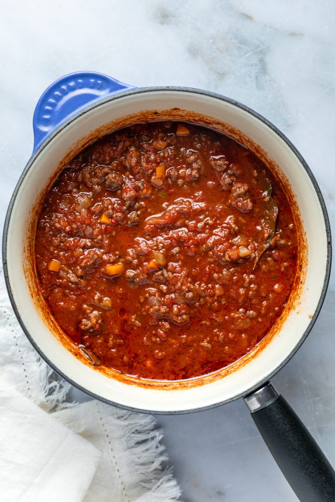 The cooked and thickened bolognese sauce.