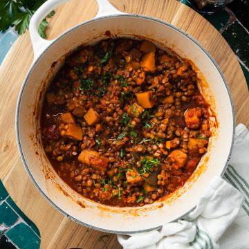 A pan of lentil ragu with butternut squash.